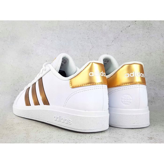 Жіночі спортивні кросівки Adidas GY2578, розмір 38 2/3