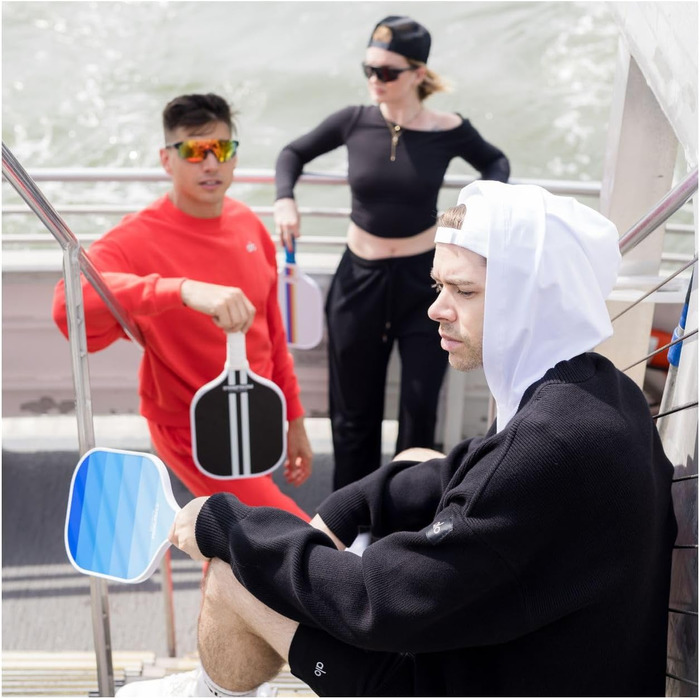 Паддл для піклболу Brooklyn Pickleball Co. | Вуглецеве волокно | Вулик | Нековзний руків'я з наповнювачем | Одиночний | Білий з блакитним градієнтом
