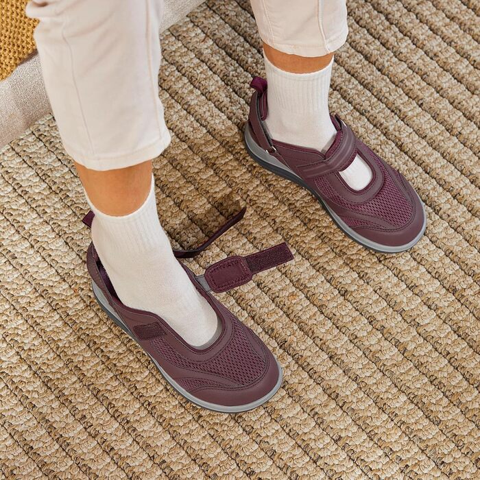 Стрічки FitVille для жінок, літні сандалії для догляду за ногами, Mary Jane з липучкою, широка модель, 35.5 EU, бордовий колір