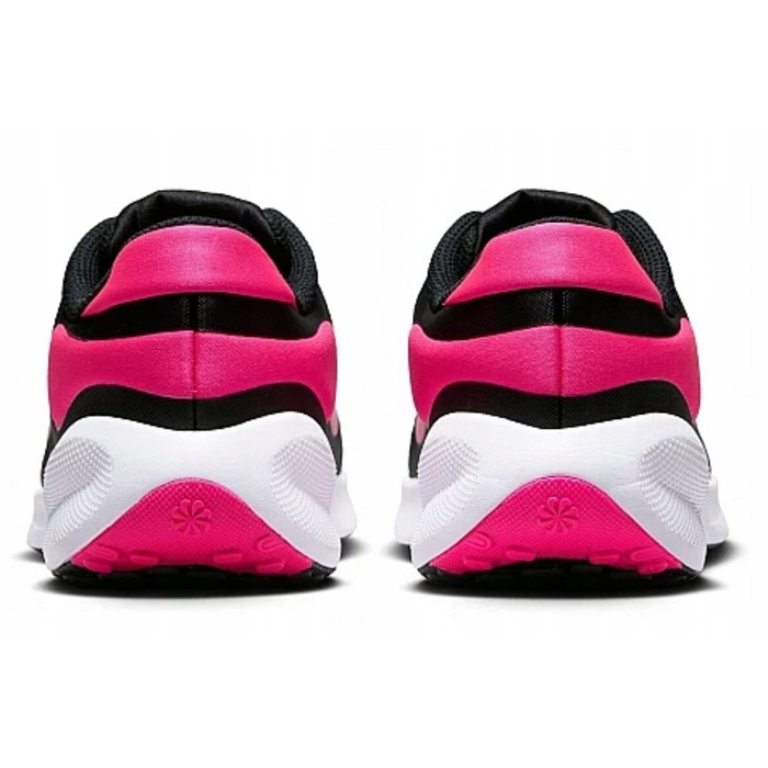 Жіночі кросівки для бігу та лайфстайлу Nike Revolution 7, чорні