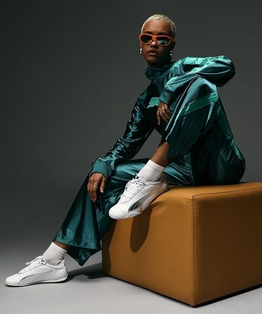Жіночі снікери Puma Catch Soleil Metallic — біло-сріблясті, розмір 41 EU