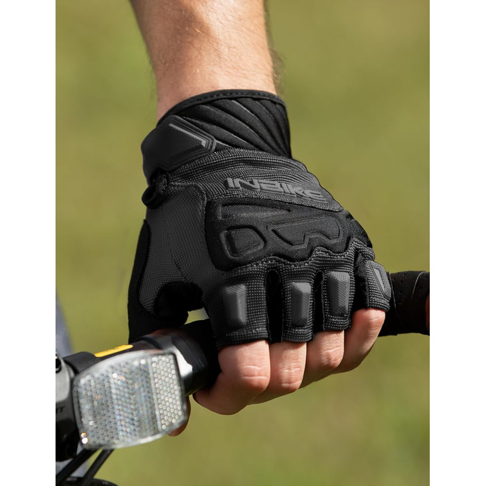 Рукавички INBIKE напівпальцеві гнучкі для велоспорту, мотокросу, фітнесу, тренувань, альпінізму з захистом пальців TPR та SCR, чорний, розмір M