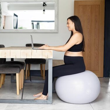 М'яч для пологів BABYGO – для вагітності, йоги, фізіотерапії та тренувань. Комплект з книгою. Підходить для всіх трьох триместрів. Плани пологів та відновлення. Екологічний, антивибуховий (Pearl, 65 см)