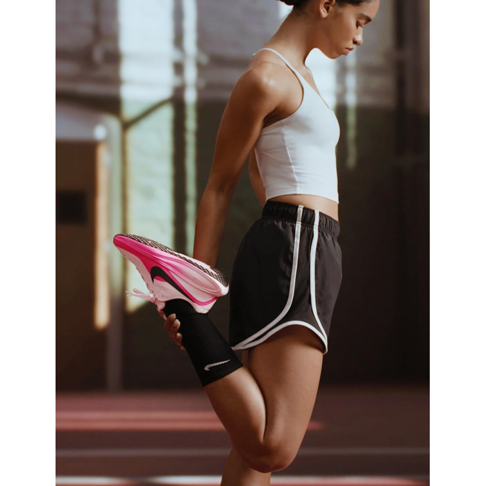 Жіночі кросівки Nike Revolution 8 для бігу по вулицях, HJ8485, 43 EU, багато кольорів