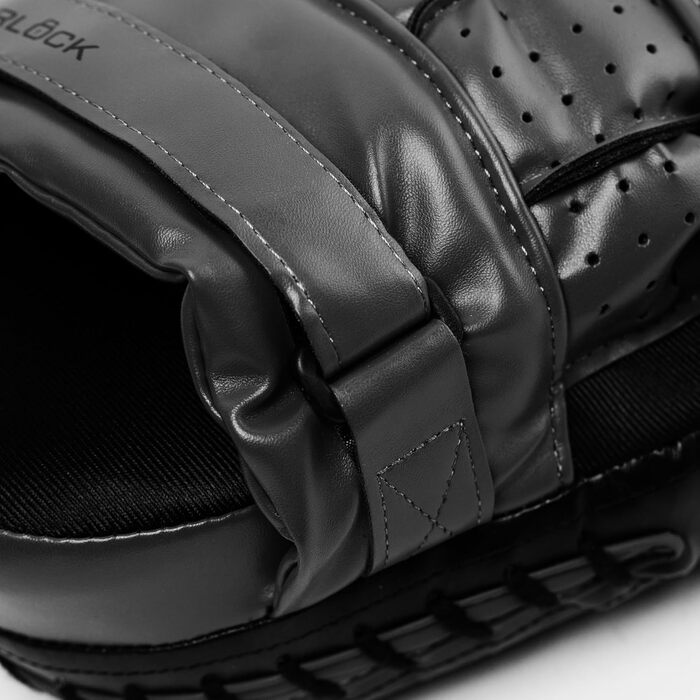 Боксерські рукавички Everlast Powerlock для унісекс, чорні, універсальний розмір