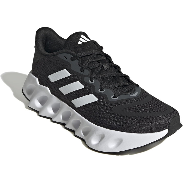 Жіночі кросівки Adidas Switch Run W, 39 1/3 EU, чорний/білий/сріблястий