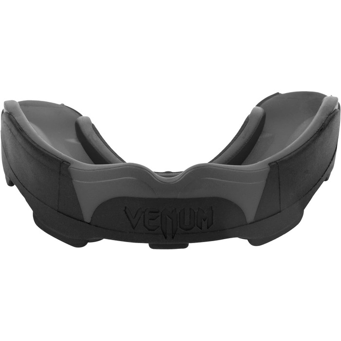 Захисна капа Venum Predator, універсальний розмір, чорна
