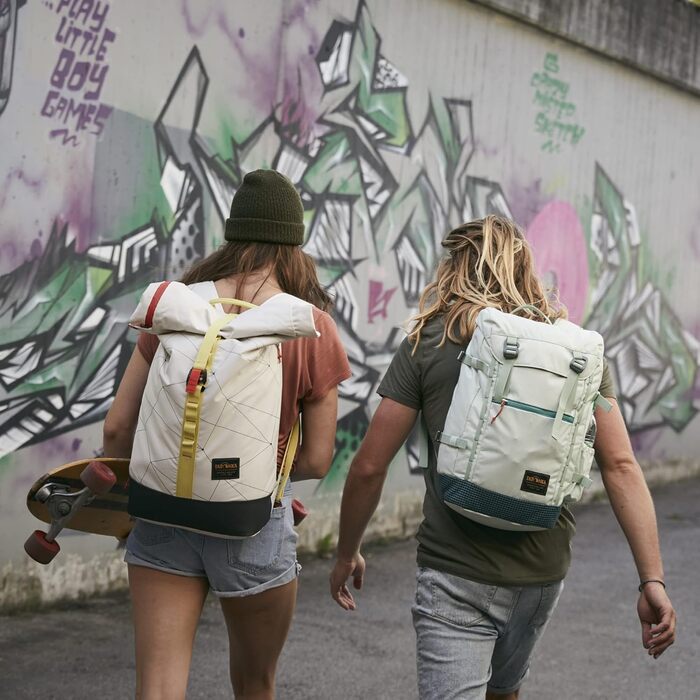 Міський рюкзак Tatonka City Hiker 20 л, стильний, з екологічних матеріалів, без ПФОК, для міста та подорожей
