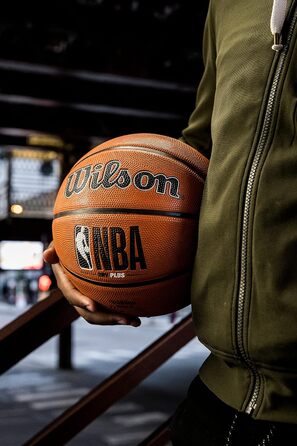 Баскетбольний м'яч Wilson NBA Drv Plus 7, коричневий, універсальний