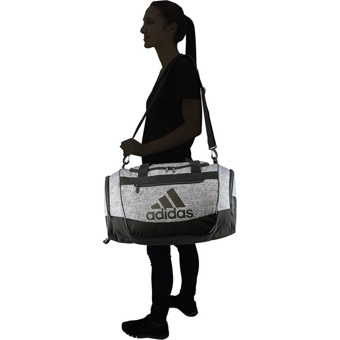 adidas Defender 3 спортивна сумка (малий розмір), водостійка дорожня сумка для тренувань та подорожей