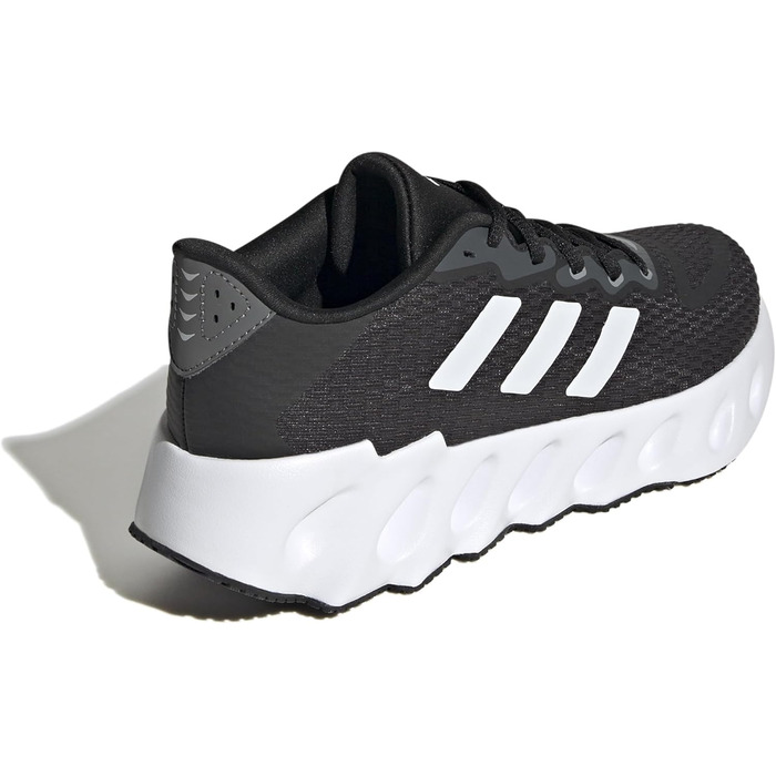 Жіночі кросівки Adidas Switch Run W, 39 1/3 EU, чорний/білий/сріблястий